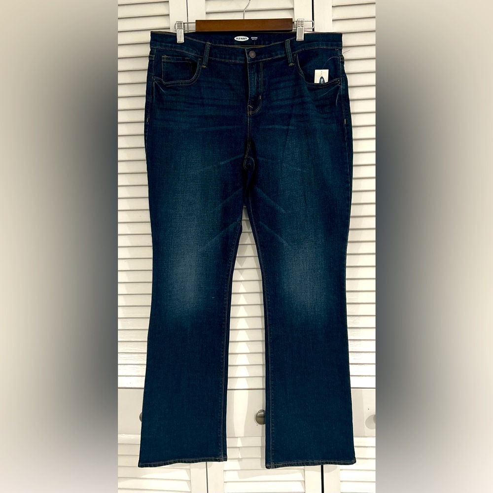 Old Navy Mid-Rise Boot-Cut Jeans - Indigo